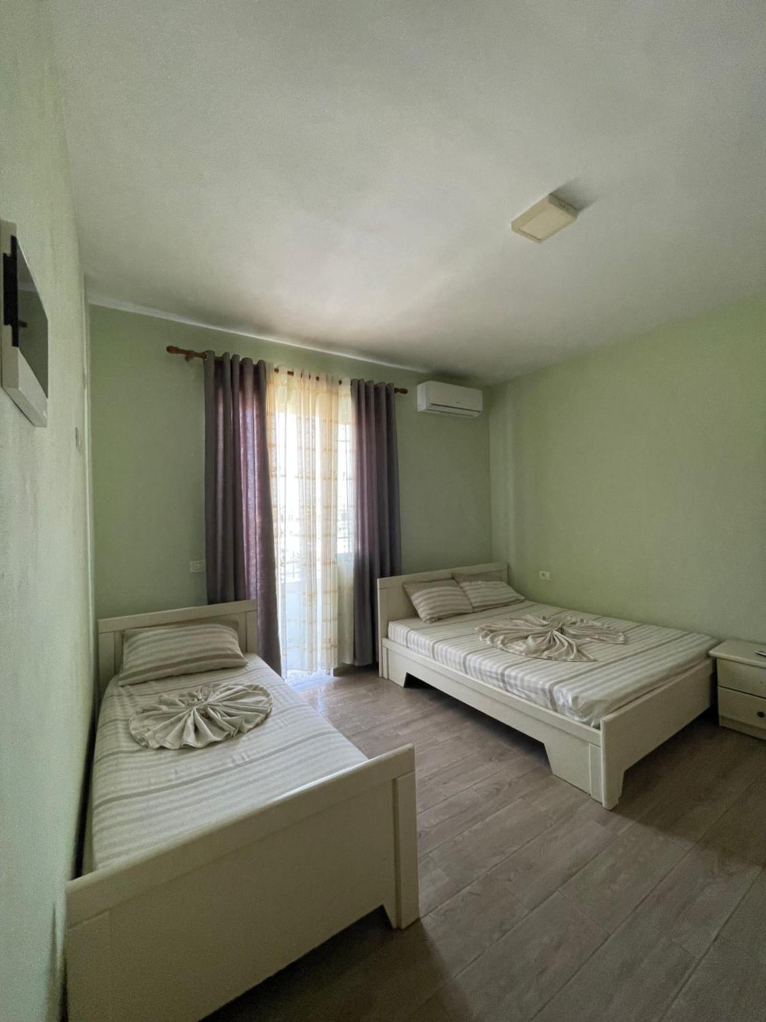 Vila Vladi Durrës Exterior foto