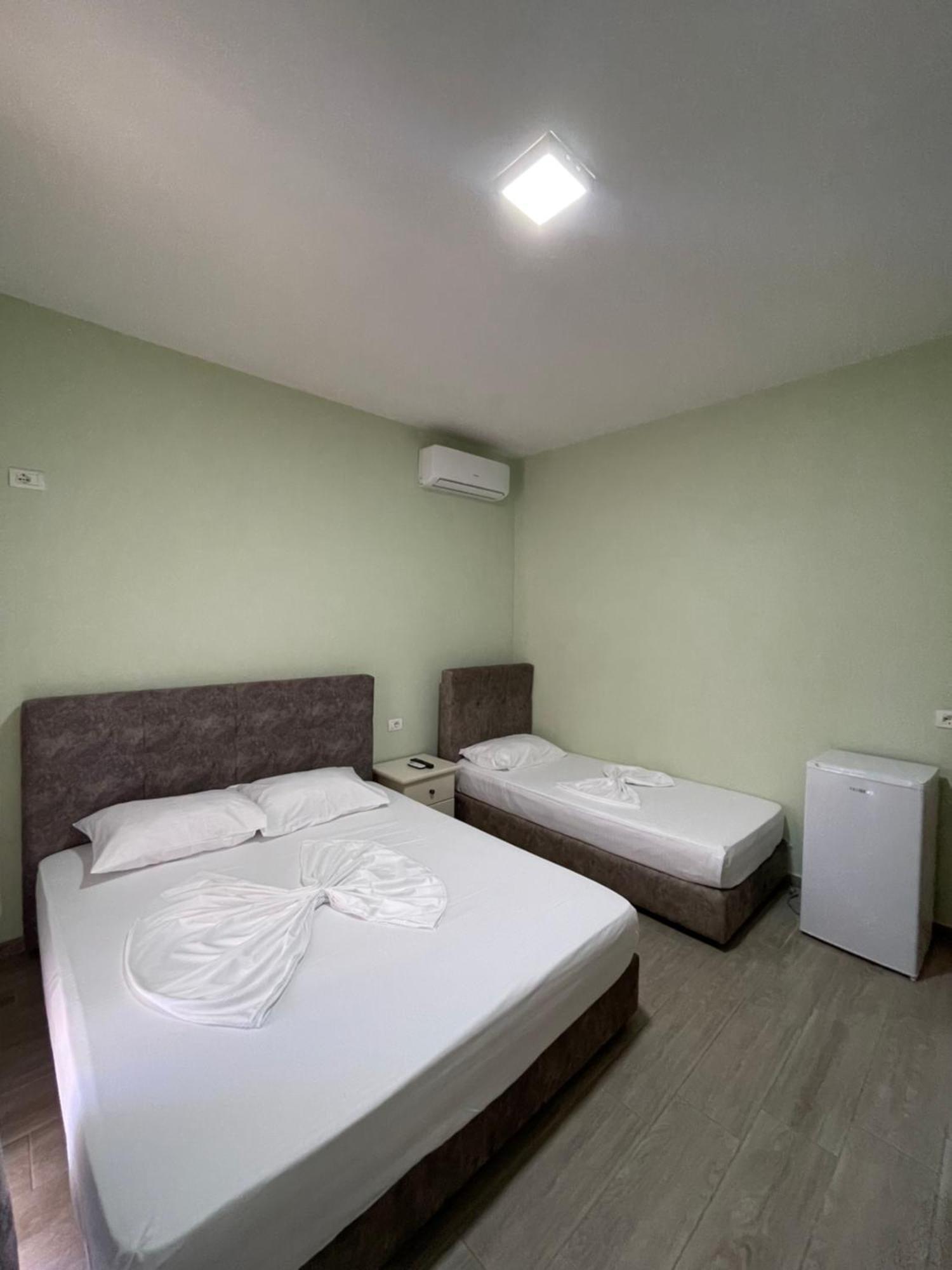 Vila Vladi Durrës Exterior foto